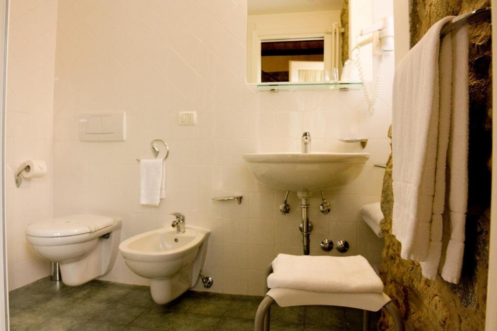 Locanda La Casetta Angera Habitación foto